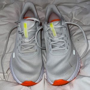 Women’s Nike Revolution 5s